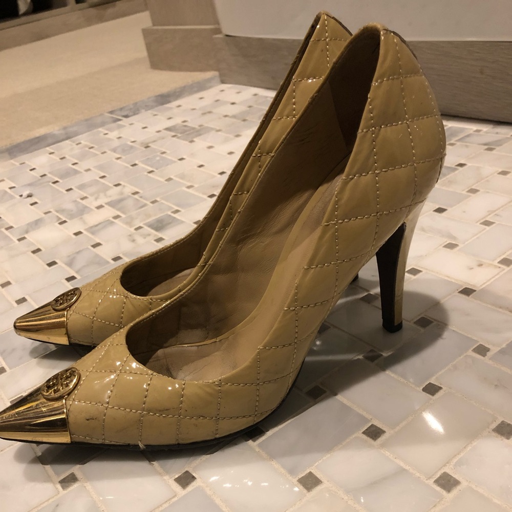 Tory Burch Quilted Patent leather pumps